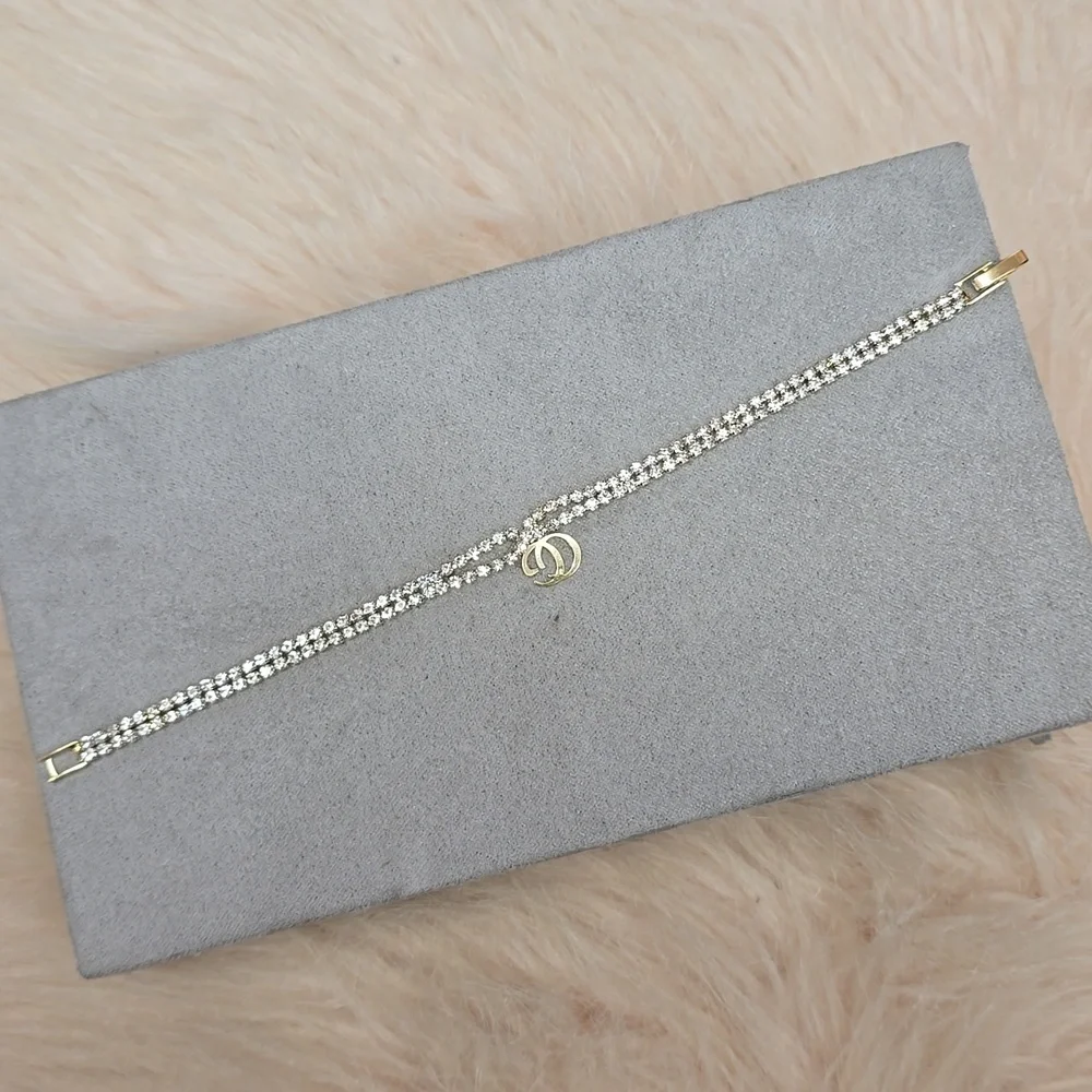 Elegant Gold Bracelet - Picture 3 of 3